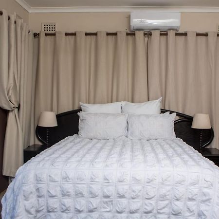 Dyna Guest House Дърбан Екстериор снимка