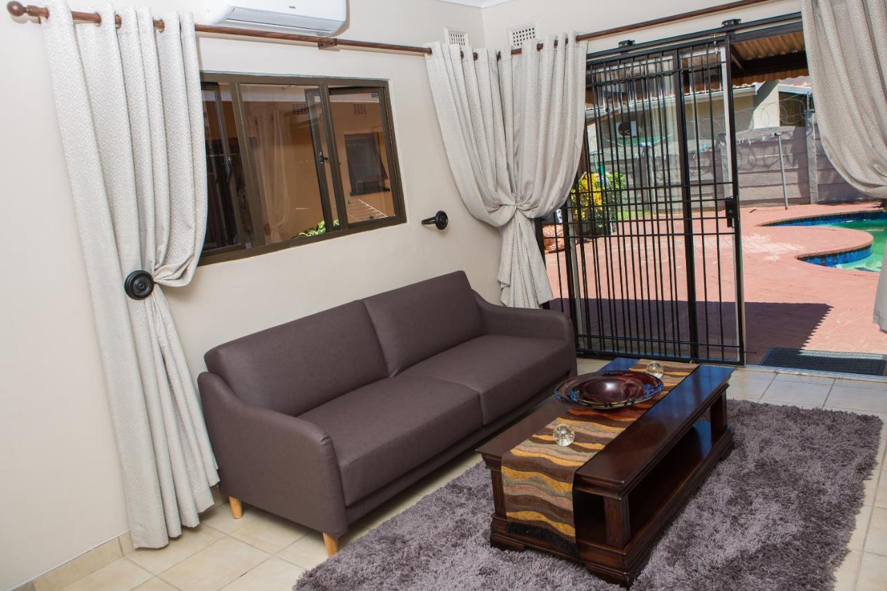 Dyna Guest House Дърбан Екстериор снимка