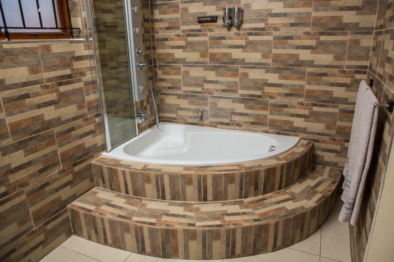 Dyna Guest House Дърбан Екстериор снимка